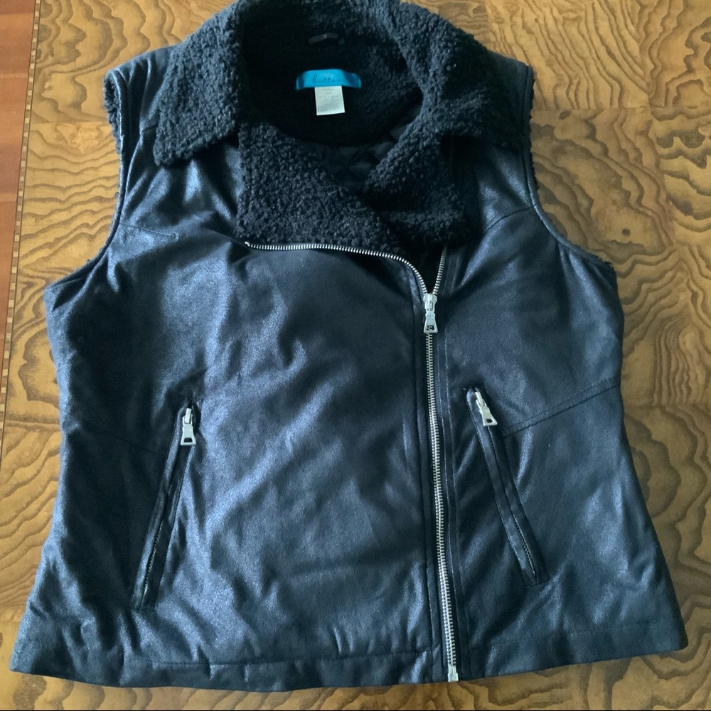 Buttons Vest